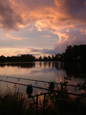 Gewaltige Wolkenfront am Abend eines warmen Augusttages...!